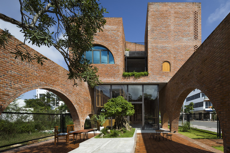 Catch the changing shadows that break into Vietnam's brick house ...