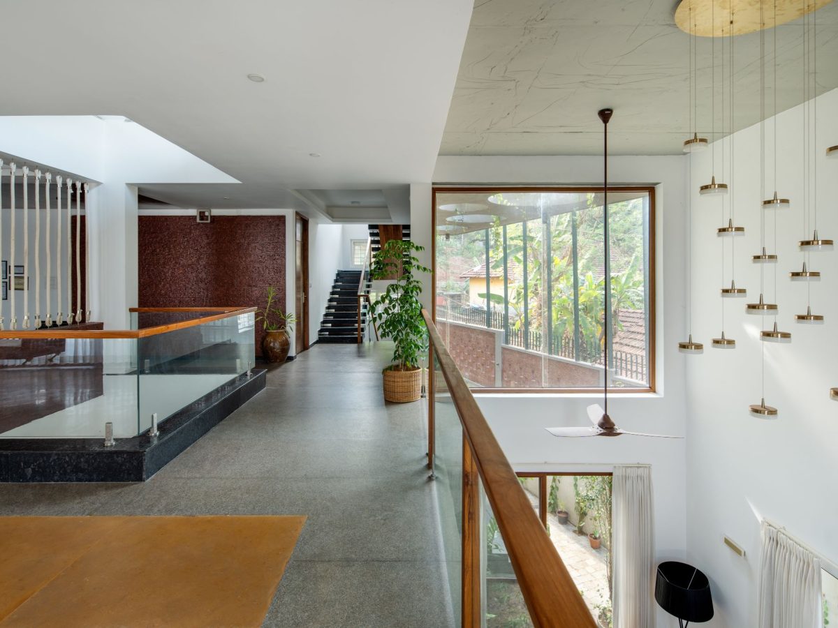 Squeeze between the seams of Mangalore's two-in-one house - Architect ...